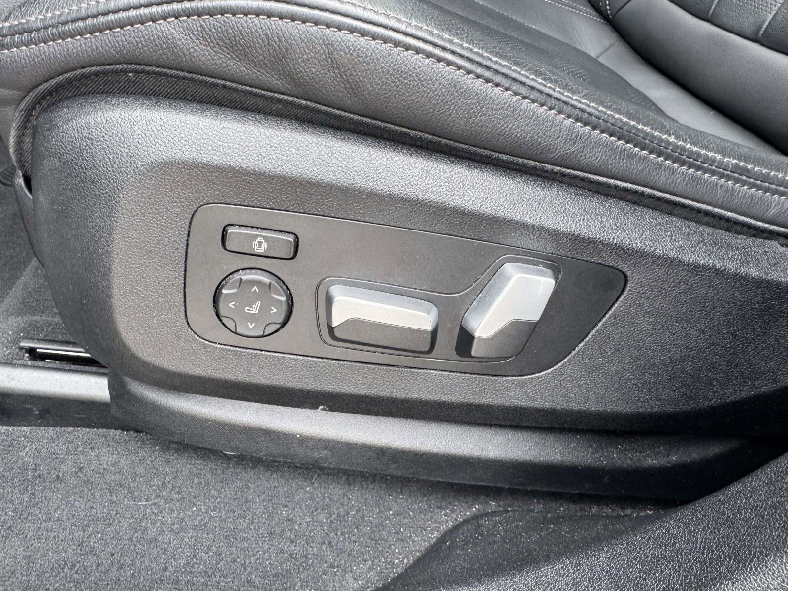 Used 2021 BMW X6 xDrive40i w/ Premium Package 3 image 16