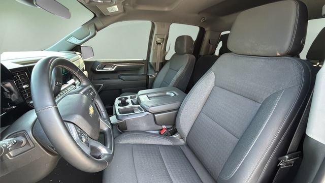Used 2025 Chevrolet Silverado 1500 LT AWD/4WD image 16