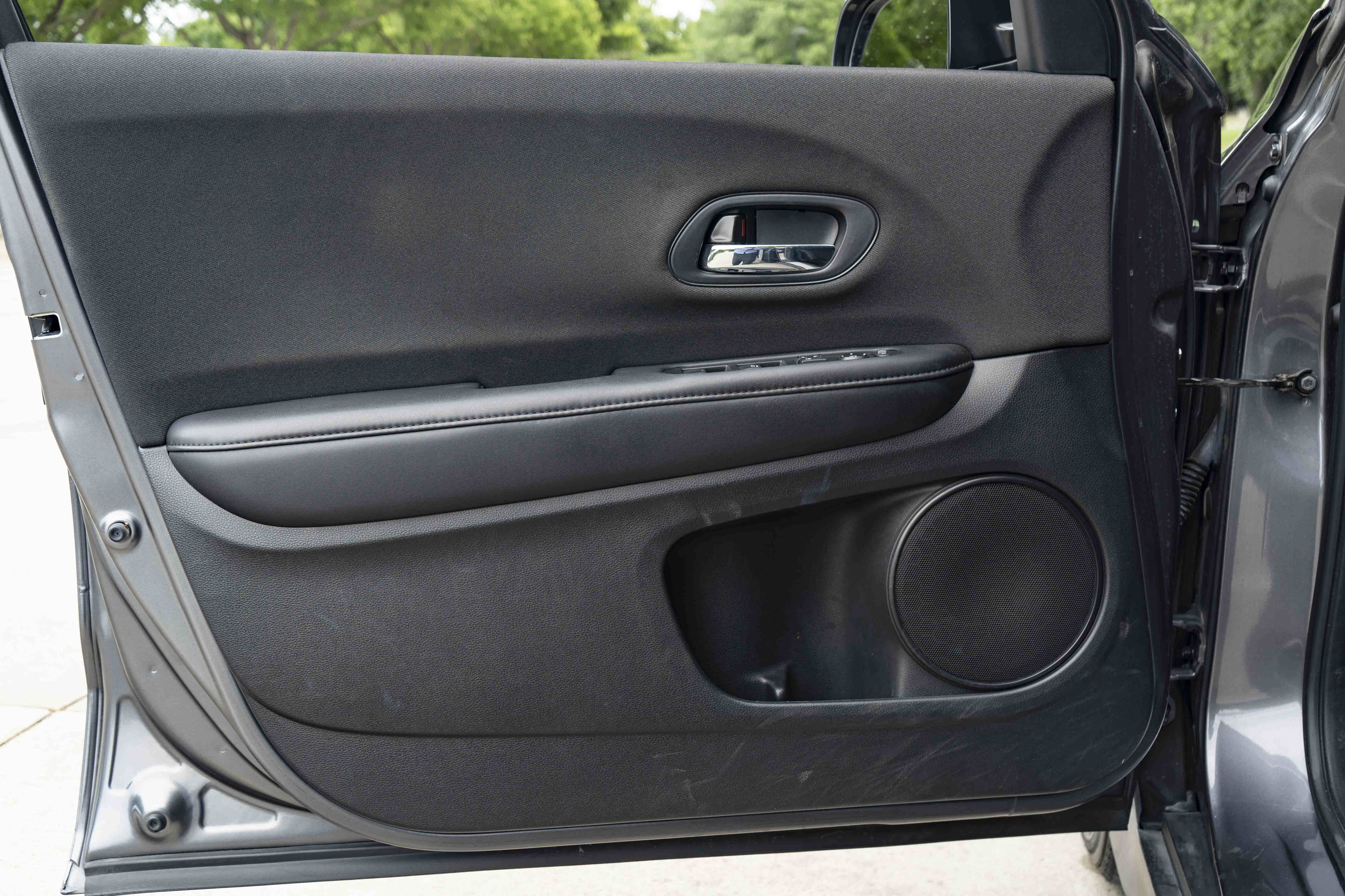Certified 2022 Honda HR-V LX image 34