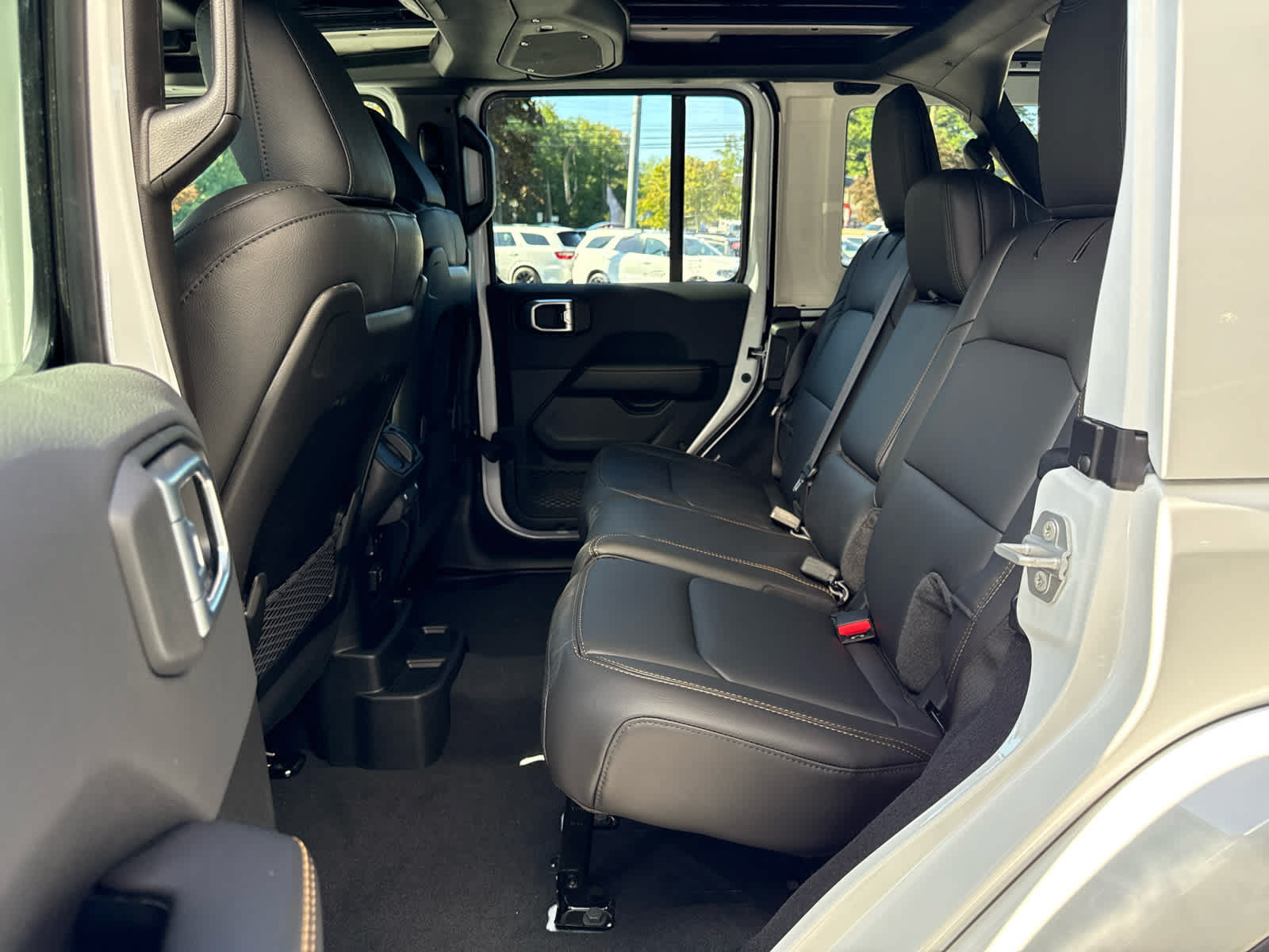 New 2027 Jeep Wrangler Unlimited Sahara AWD/4WD image 19