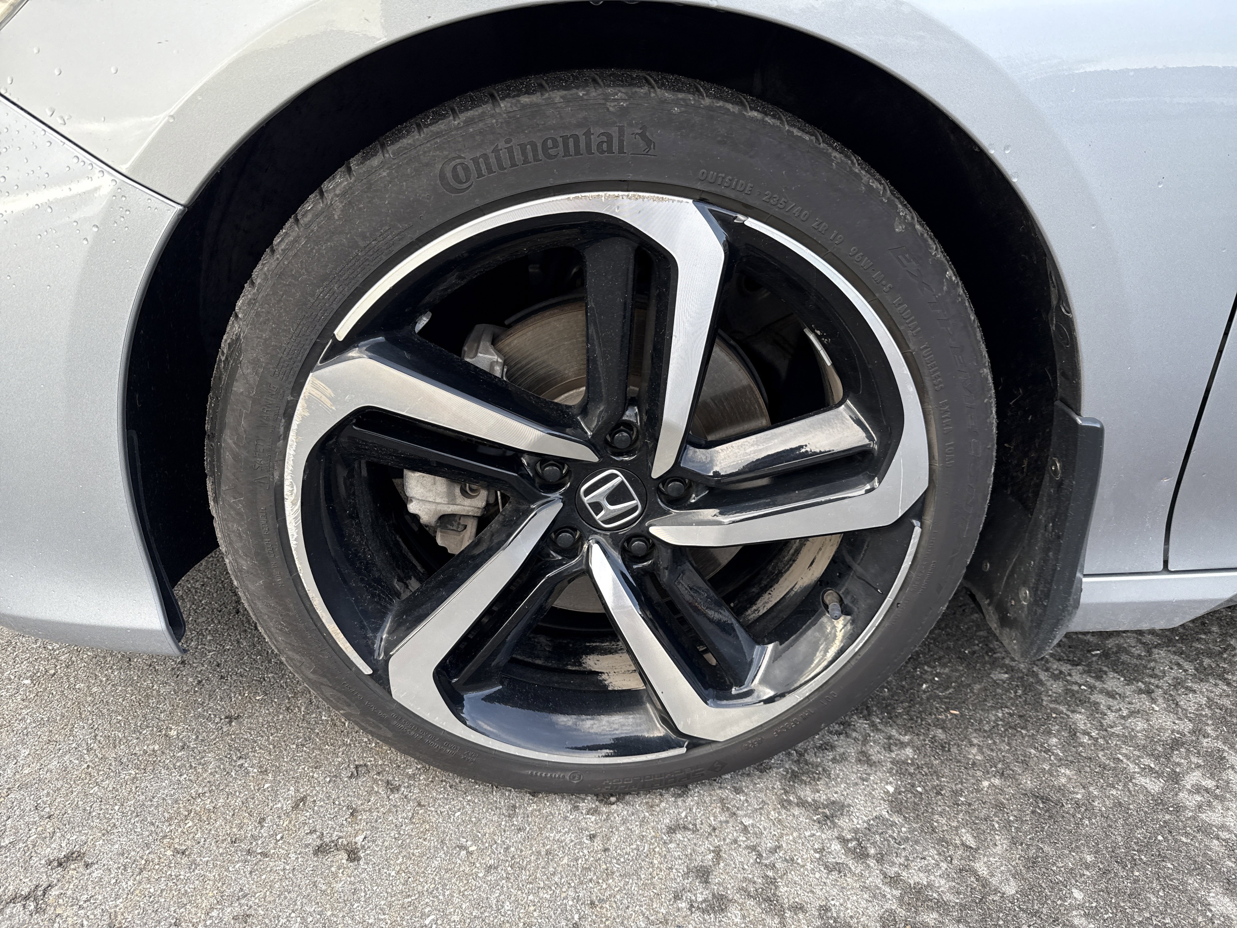 Used 2018 Honda Accord Sport image 11