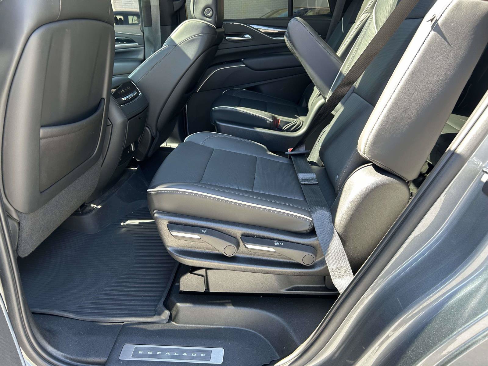 Used 2022 Cadillac Escalade Sport w/ Touring Package AWD/4WD image 13
