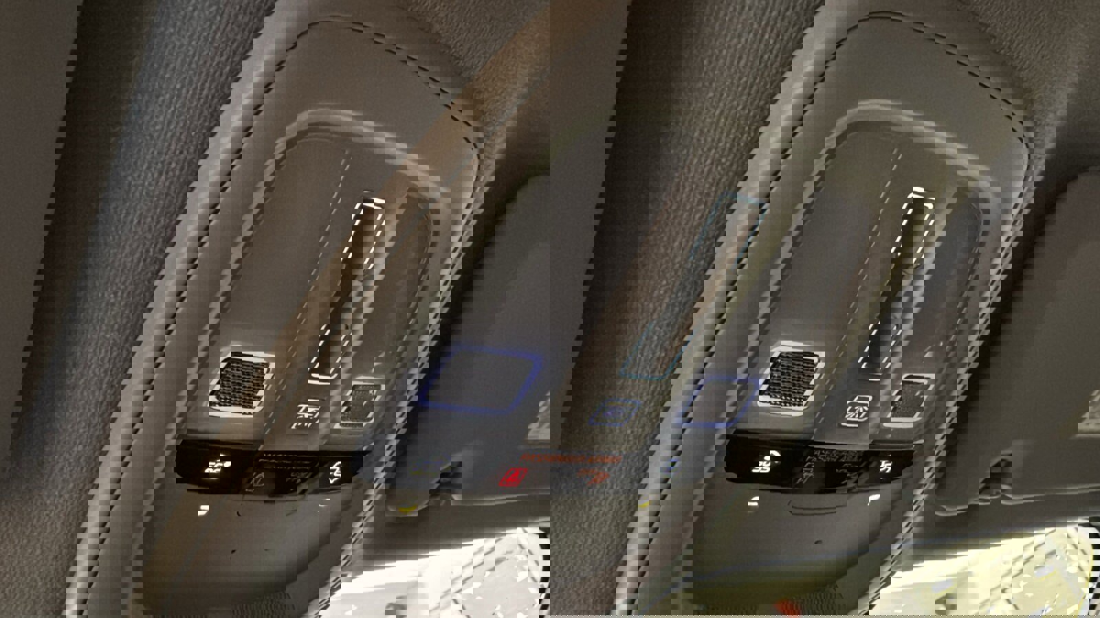 New 2026 Volvo XC40 B5 Ultra w/ Protection Package Premier image 20