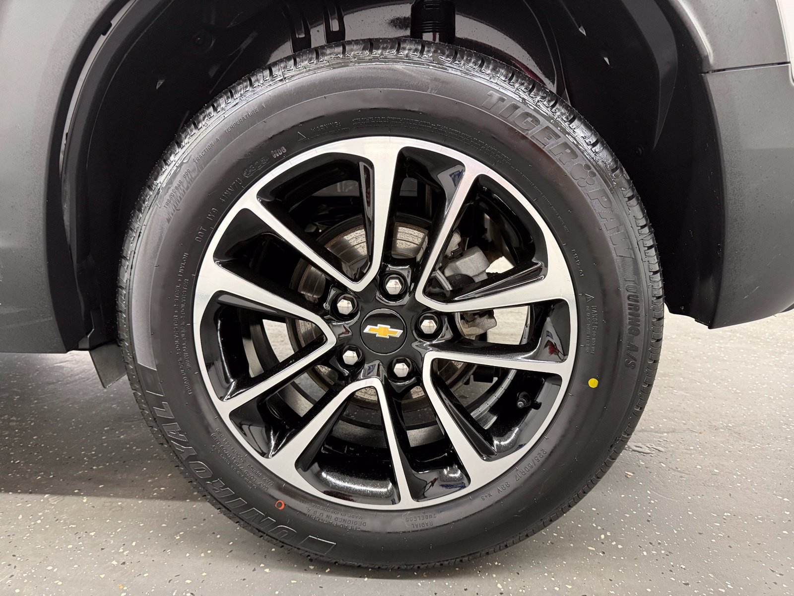 Used 2025 Chevrolet TrailBlazer LT AWD/4WD image 19