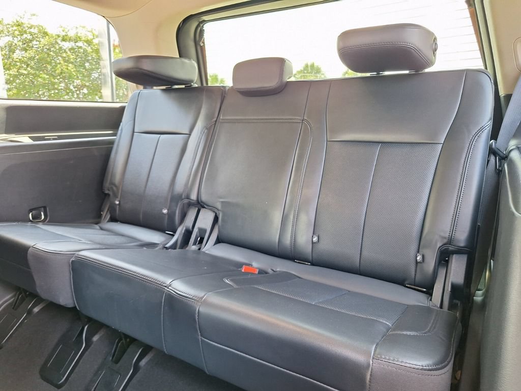 Used 2024 Ford Expedition XLT RWD image 12