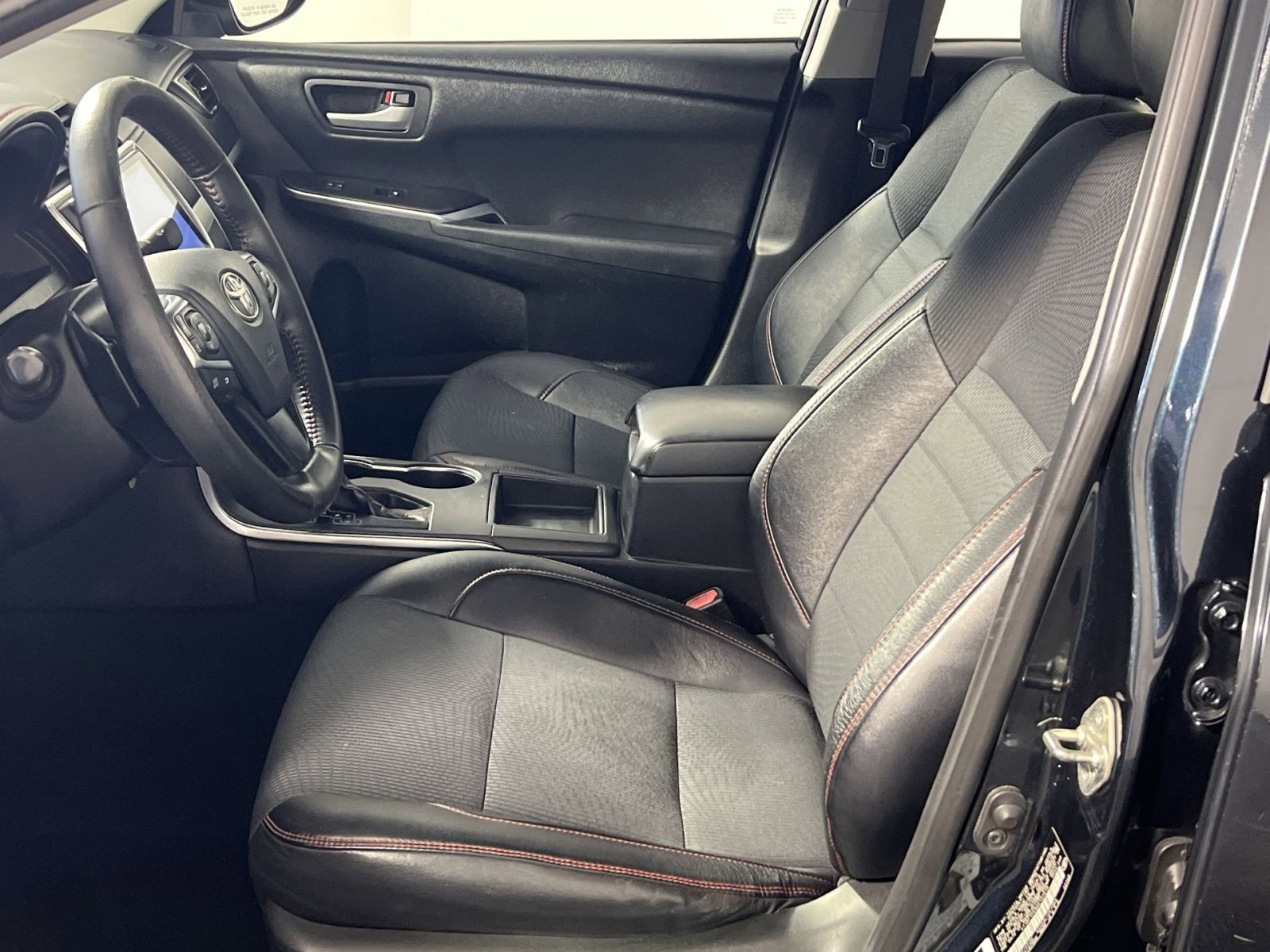 Used 2016 Toyota Camry SE image 13