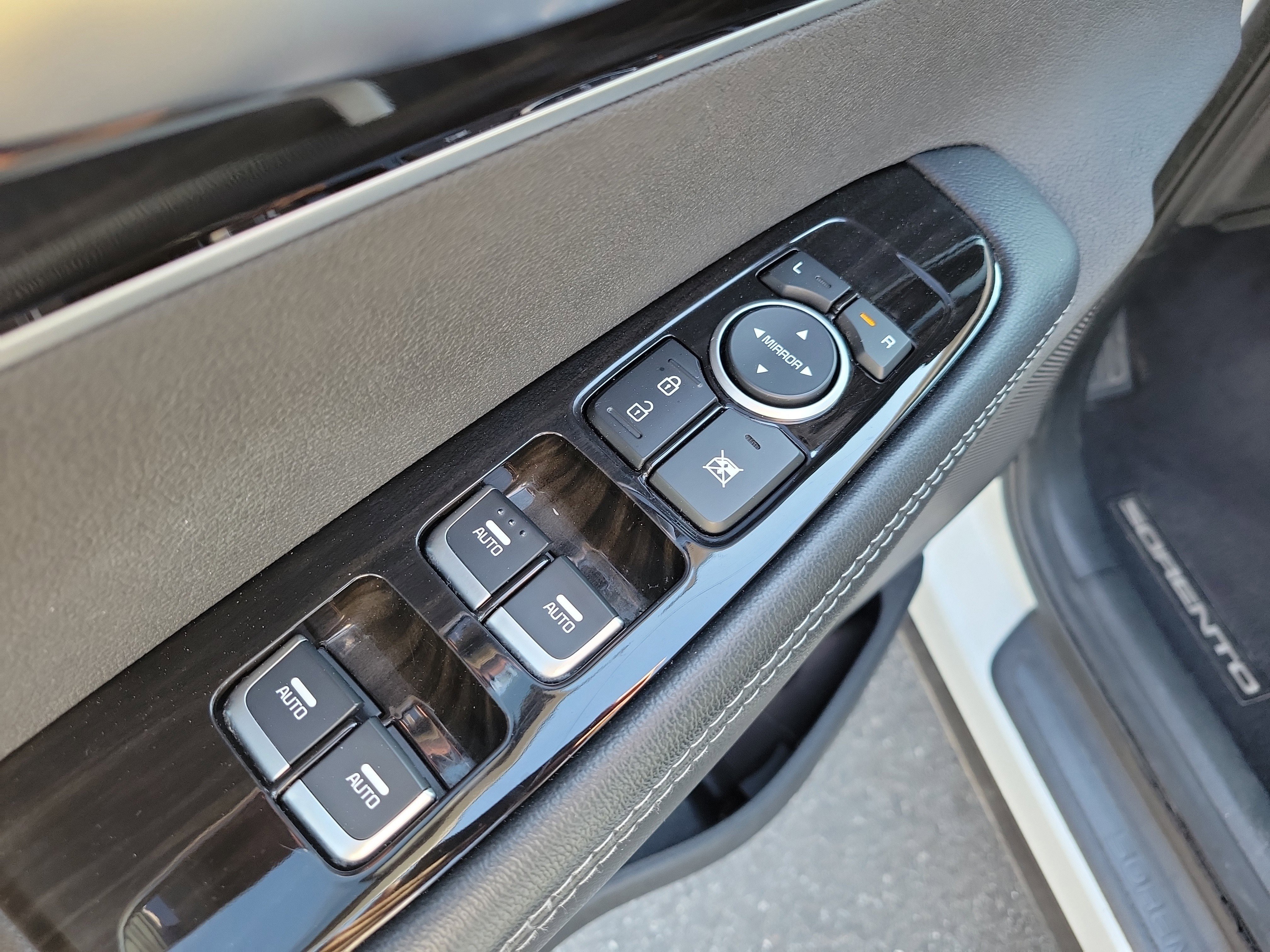 Used 2019 Kia Sorento EX image 22