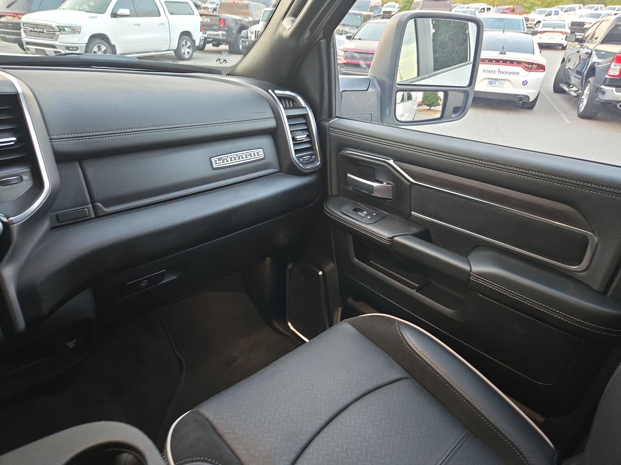 Used 2026 RAM 2500 Laramie AWD/4WD image 11