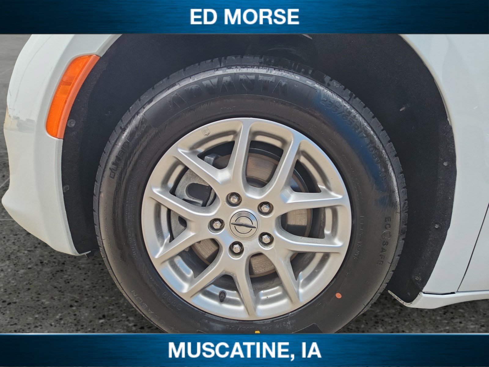 Used 2024 Chrysler Voyager LX image 9