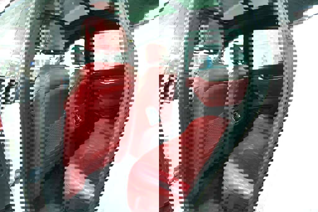 Used 2017 Maserati Levante S image 19