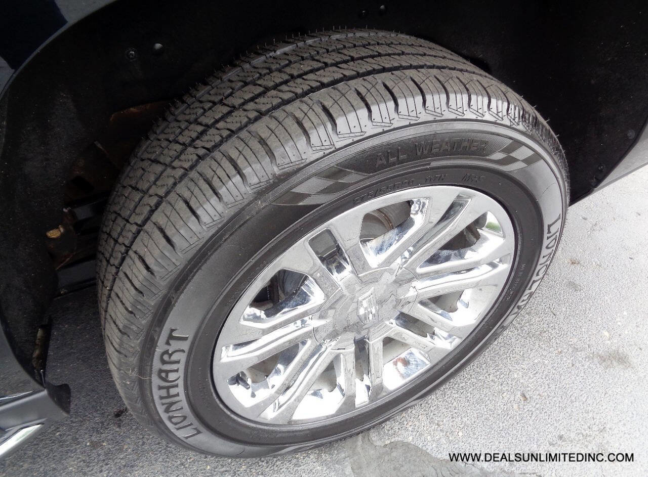 Used 2019 Cadillac Escalade ESV 4WD image 6