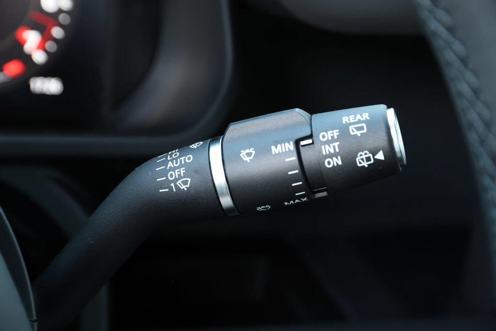 New 2026 Land Rover Defender 110 X-Dynamic SE AWD/4WD image 15