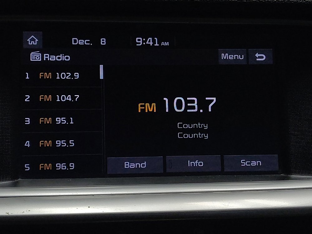 Used 2020 Kia Optima SE image 25