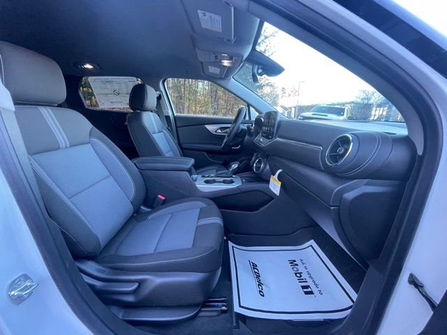 New 2025 Chevrolet Blazer LT w/ Convenience Package image 24