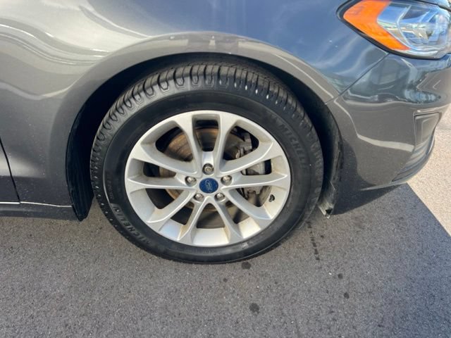 Used 2020 Ford Fusion SE FWD image 9