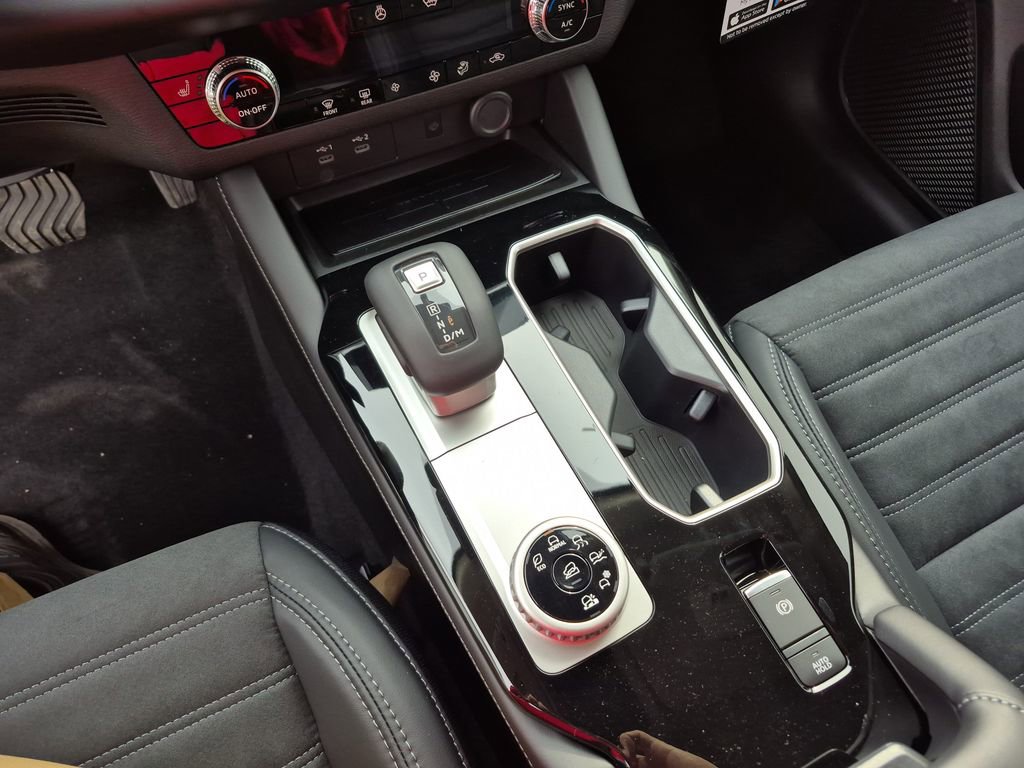 New 2026 Mitsubishi Outlander SE image 38