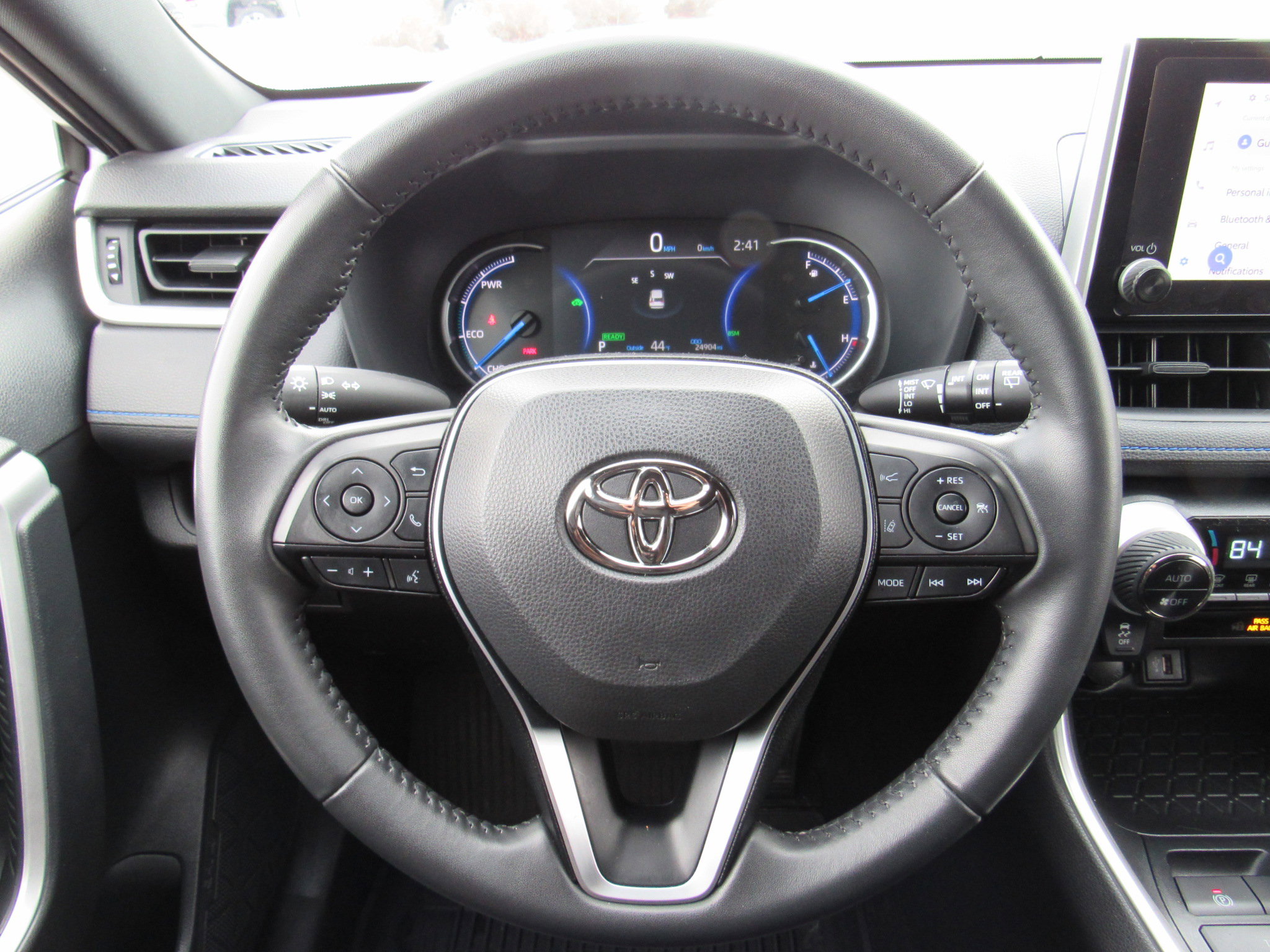 Used 2024 Toyota RAV4 SE image 16