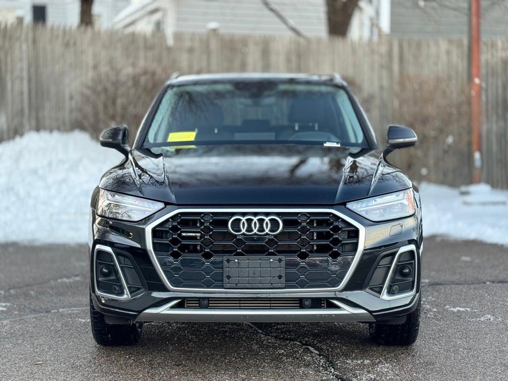 Used 2024 Audi Q5 e Prestige w/ Prestige Package image 9