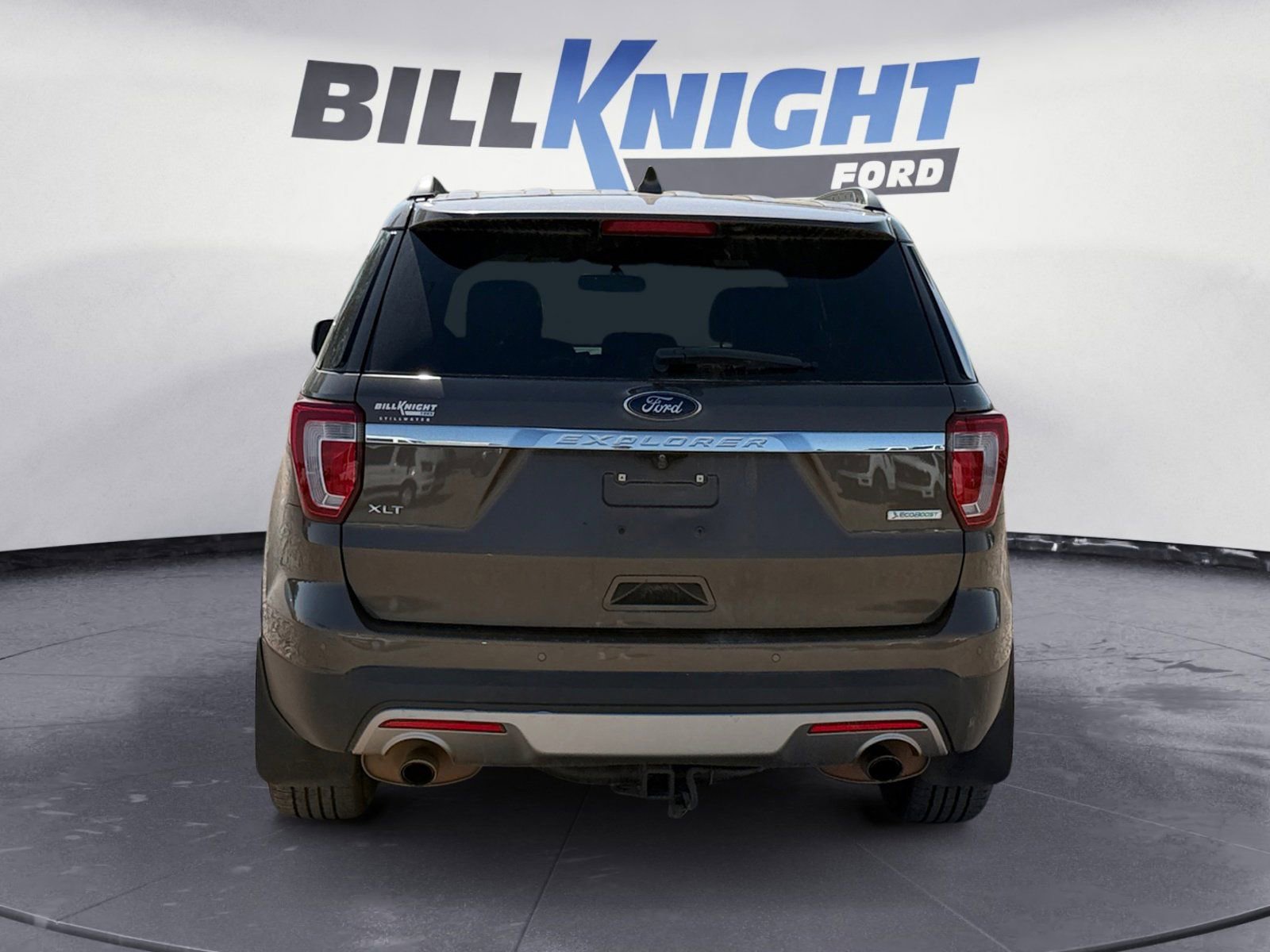 Used 2016 Ford Explorer XLT w/ Equipment Group 202A FWD image 4