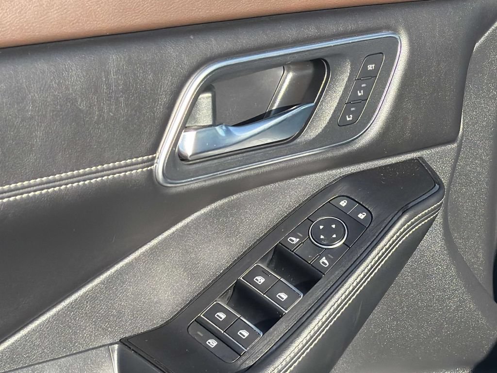 Used 2023 Nissan Rogue Platinum w/ Platinum Premium Package FWD image 26