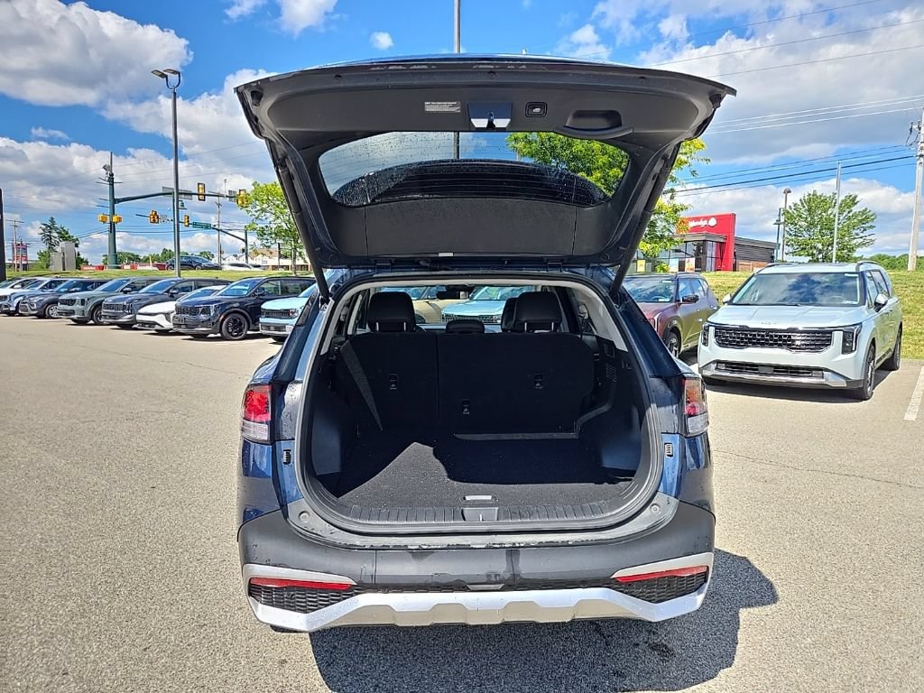 Certified 2023 Kia Sportage EX w/ EX Premium Package AWD/4WD image 7