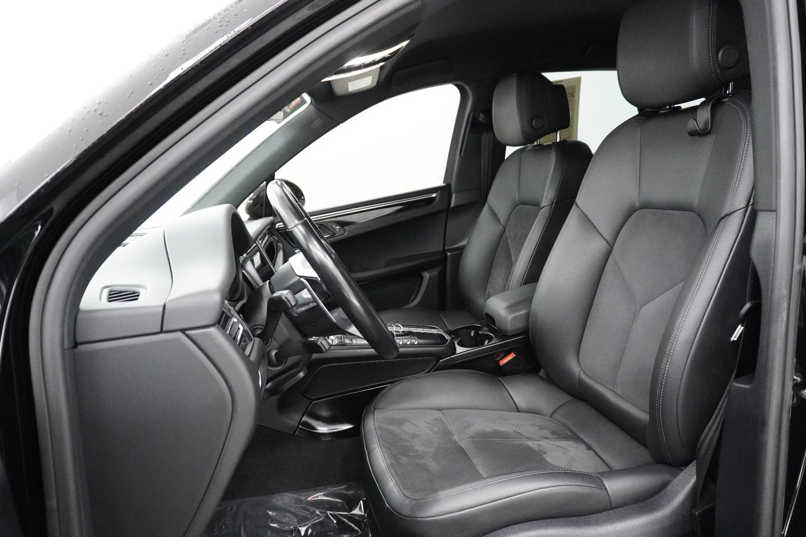 Used 2021 Porsche Macan image 5