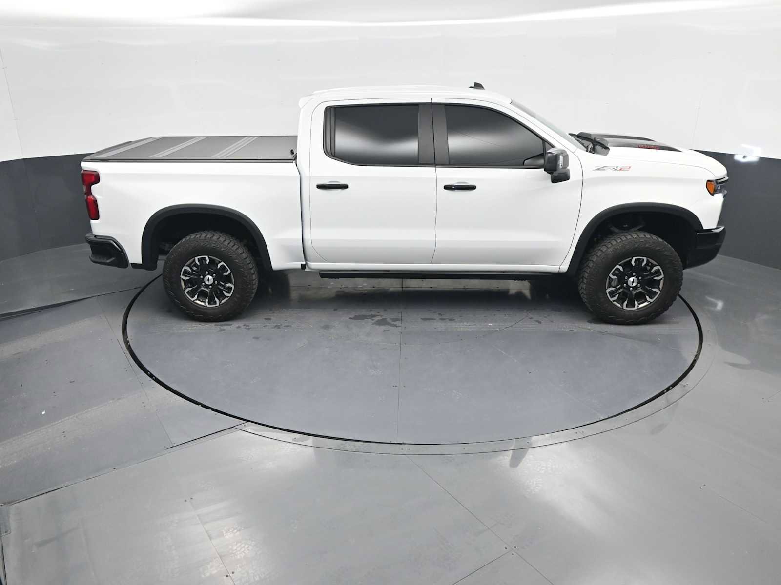Used 2024 Chevrolet Silverado 1500 ZR2 image 39