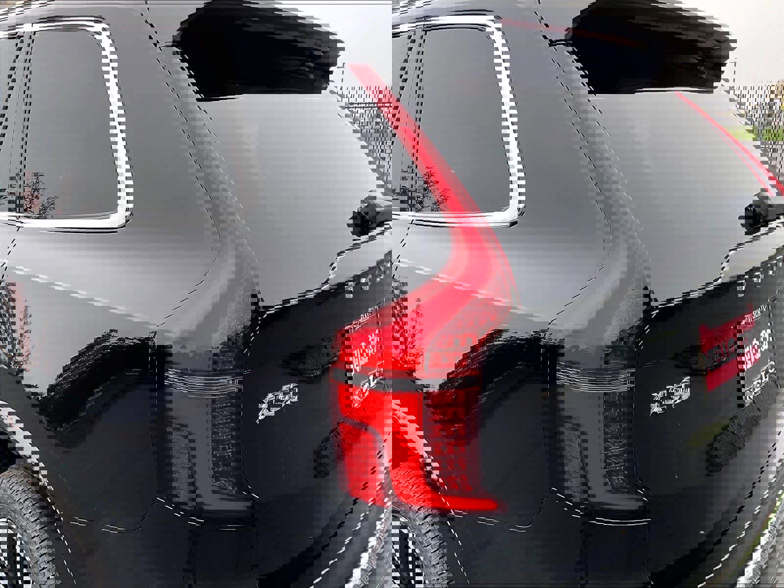 New 2026 Volvo XC90 B5 Plus w/ Protection Package AWD/4WD image 25