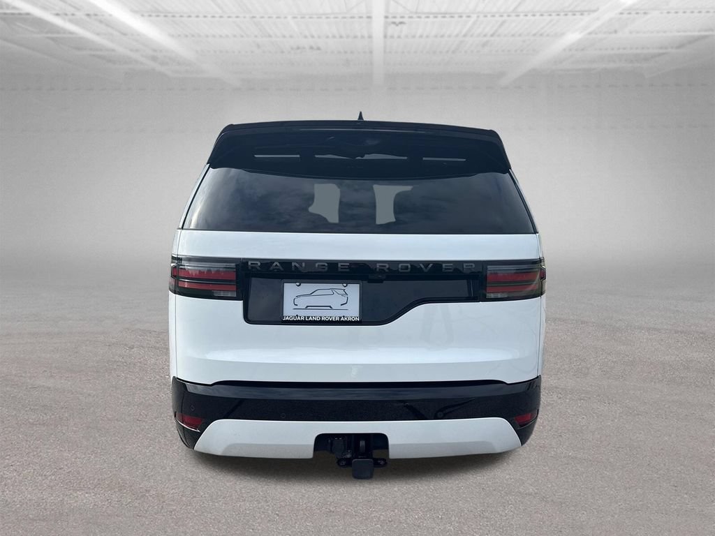 Used 2025 Land Rover Discovery Dynamic SE AWD/4WD image 8
