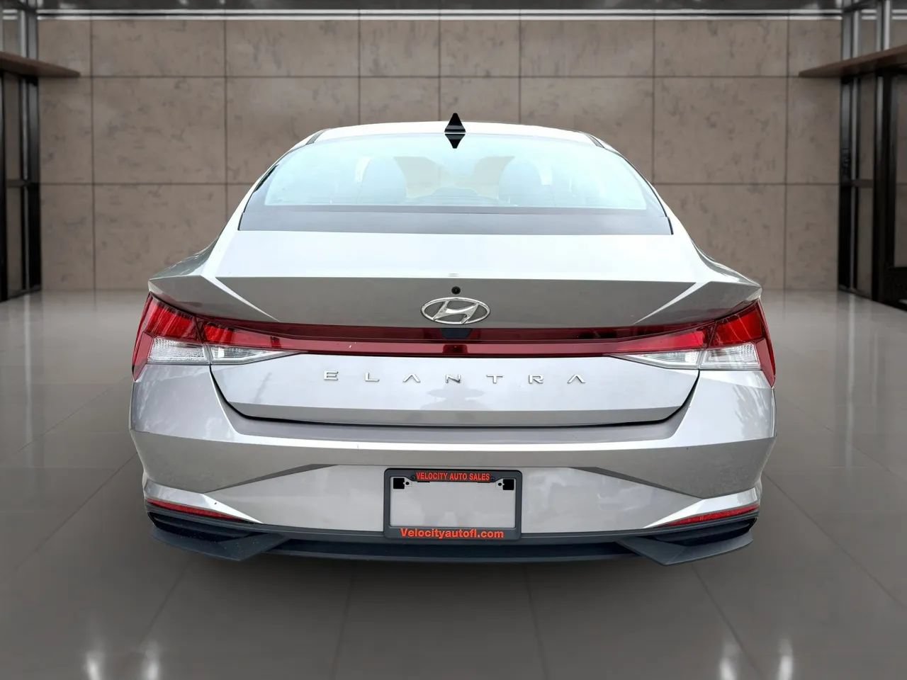 Used 2023 Hyundai Elantra SE FWD image 4