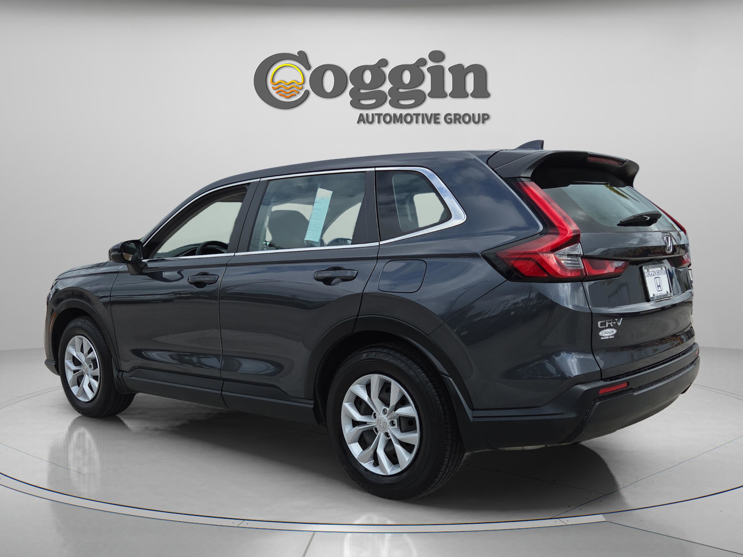 Used 2023 Honda CR-V LX image 3