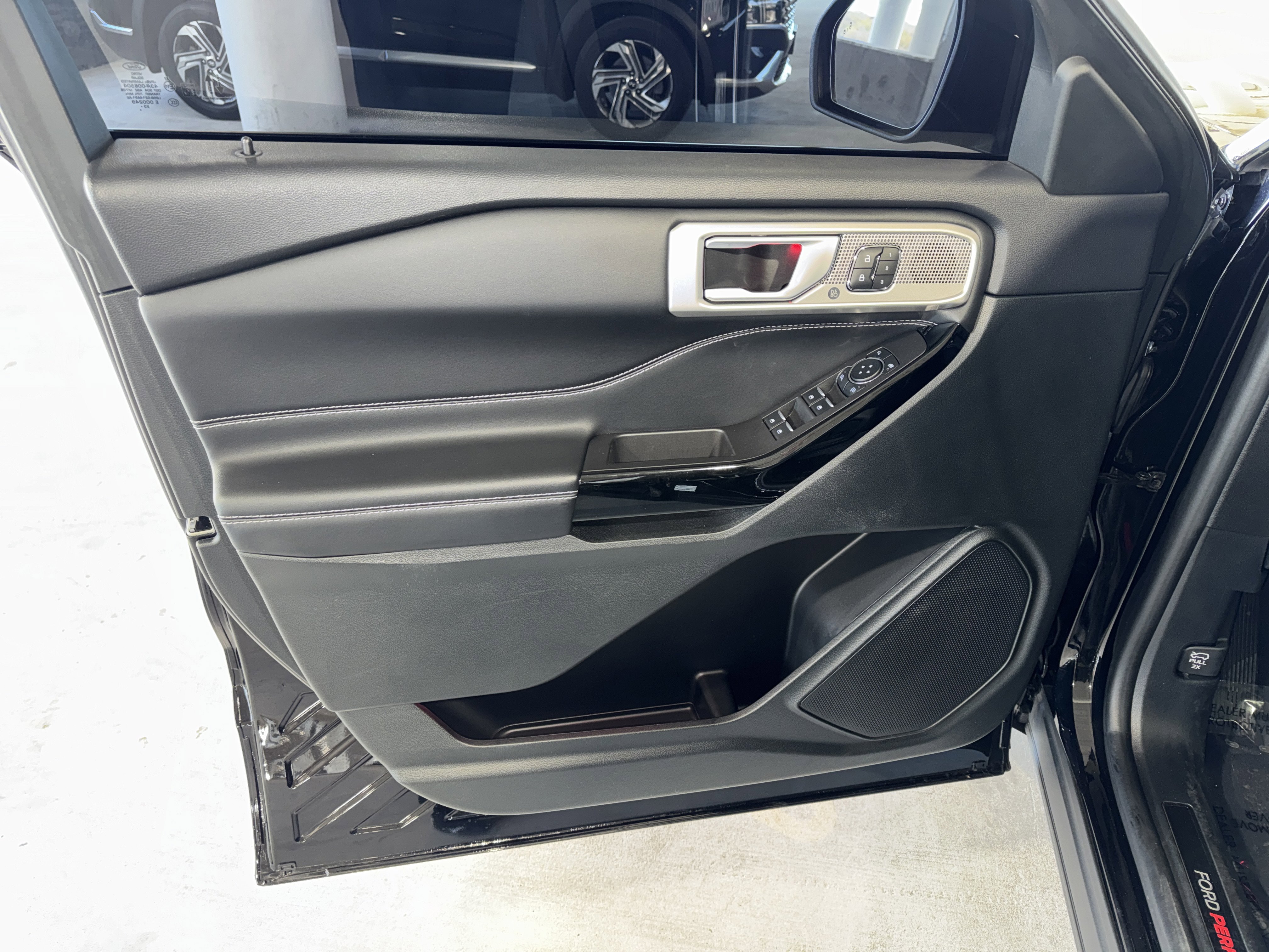 Used 2024 Ford Explorer ST w/ Equipment Group 401A image 18