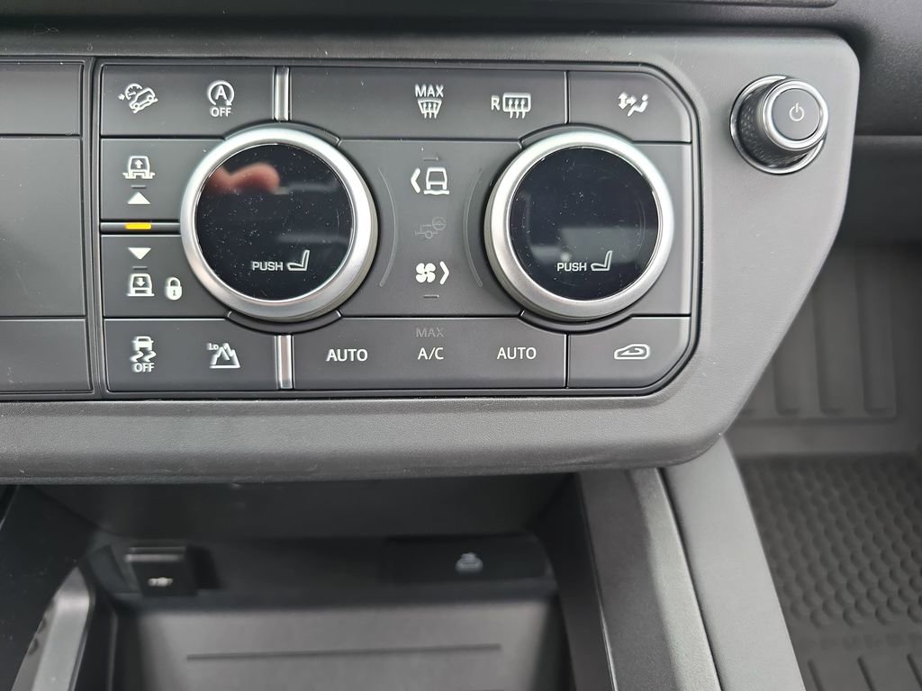 New 2026 Land Rover Defender 110 Trophy Edition AWD/4WD image 24