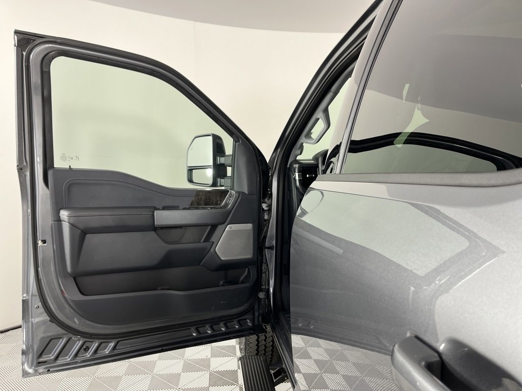 Certified 2025 Ford F350 Lariat image 10
