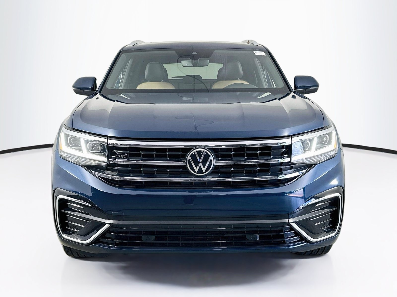 Used 2022 Volkswagen Atlas Cross Sport SEL R-Line AWD/4WD image 2