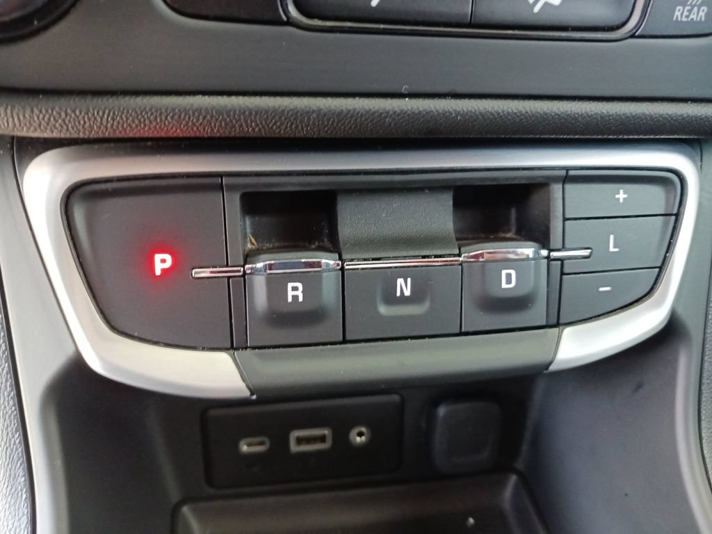 Used 2024 GMC Terrain SLE AWD/4WD image 35
