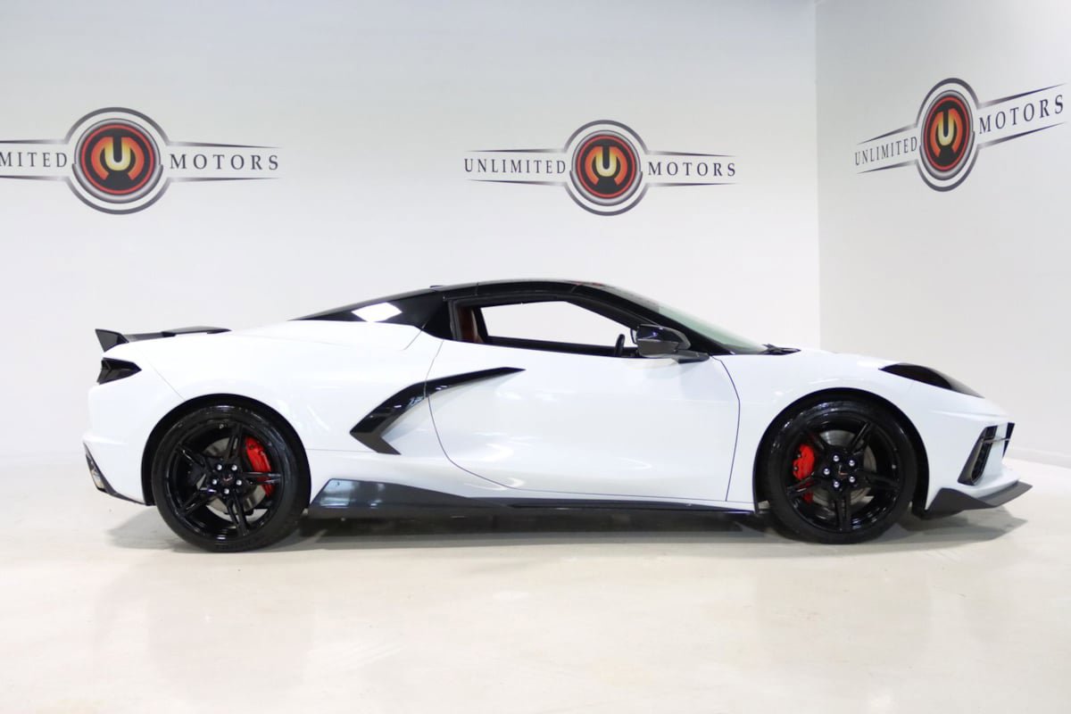 Used 2024 Chevrolet Corvette Stingray Premium Conv w/ Z51 Performance Package RWD image 9
