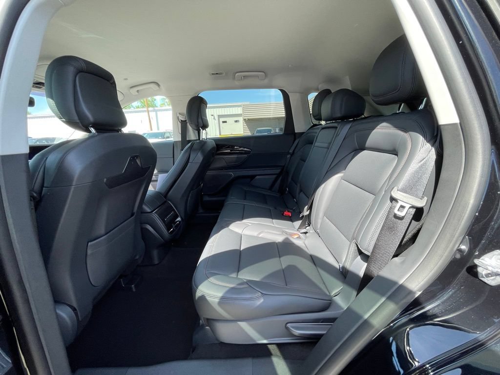 New 2026 Lincoln Nautilus Premier AWD/4WD image 18