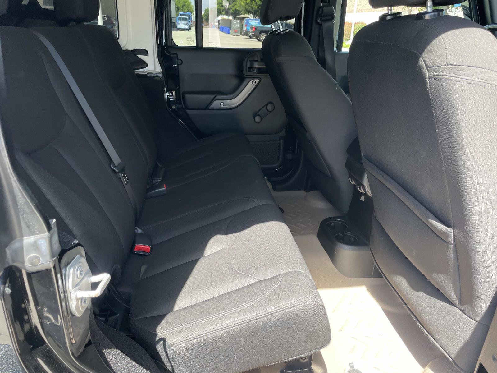 Used 2018 Jeep Wrangler Unlimited Sport w/ Connectivity Group AWD/4WD image 34