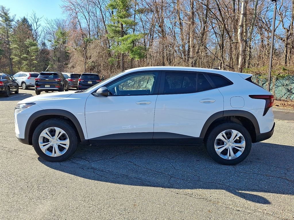 Used 2024 Chevrolet Trax LS image 4