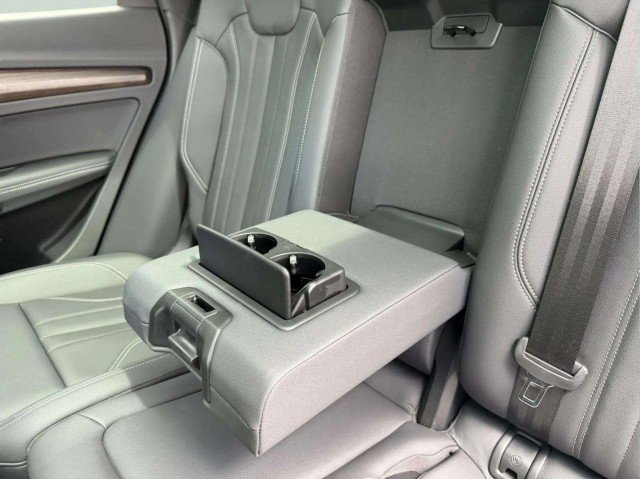 Certified 2025 Audi Q5 e Premium Plus w/ Premium Plus Package AWD/4WD image 25