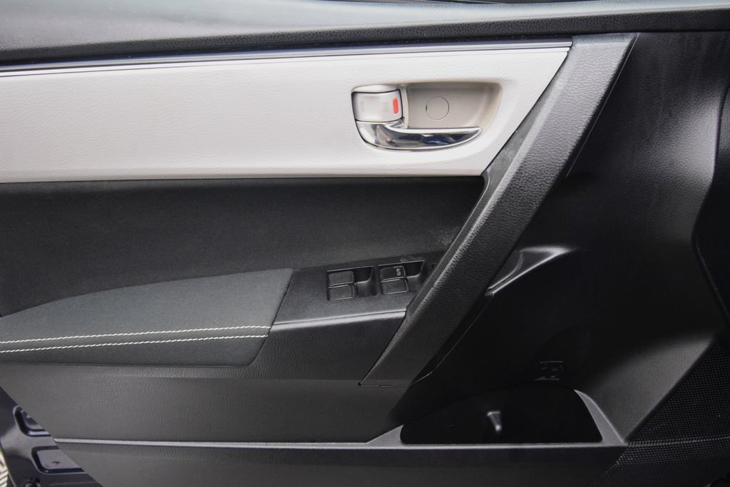 Used 2019 Toyota Corolla LE FWD image 23