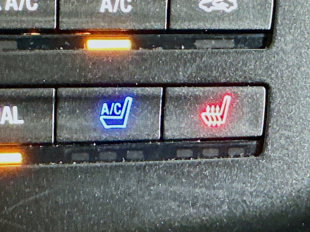 Used 2018 Lincoln MKC Reserve w/ Lincoln MKC Climate Package image 23