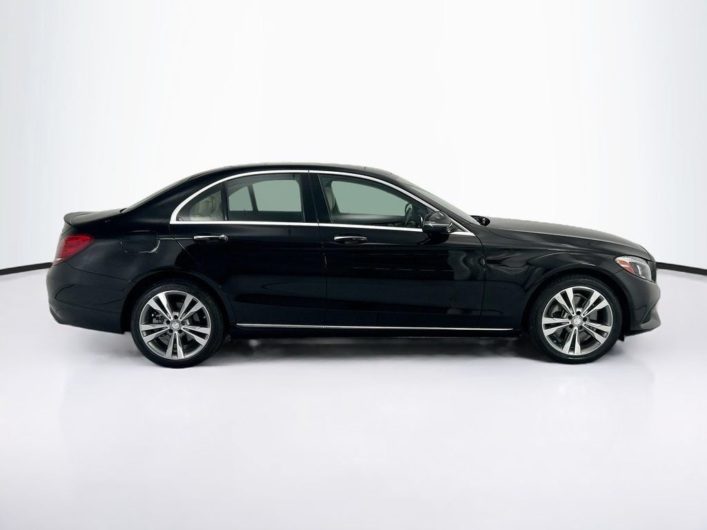 Used 2017 Mercedes-Benz C 300 4MATIC Sedan image 4
