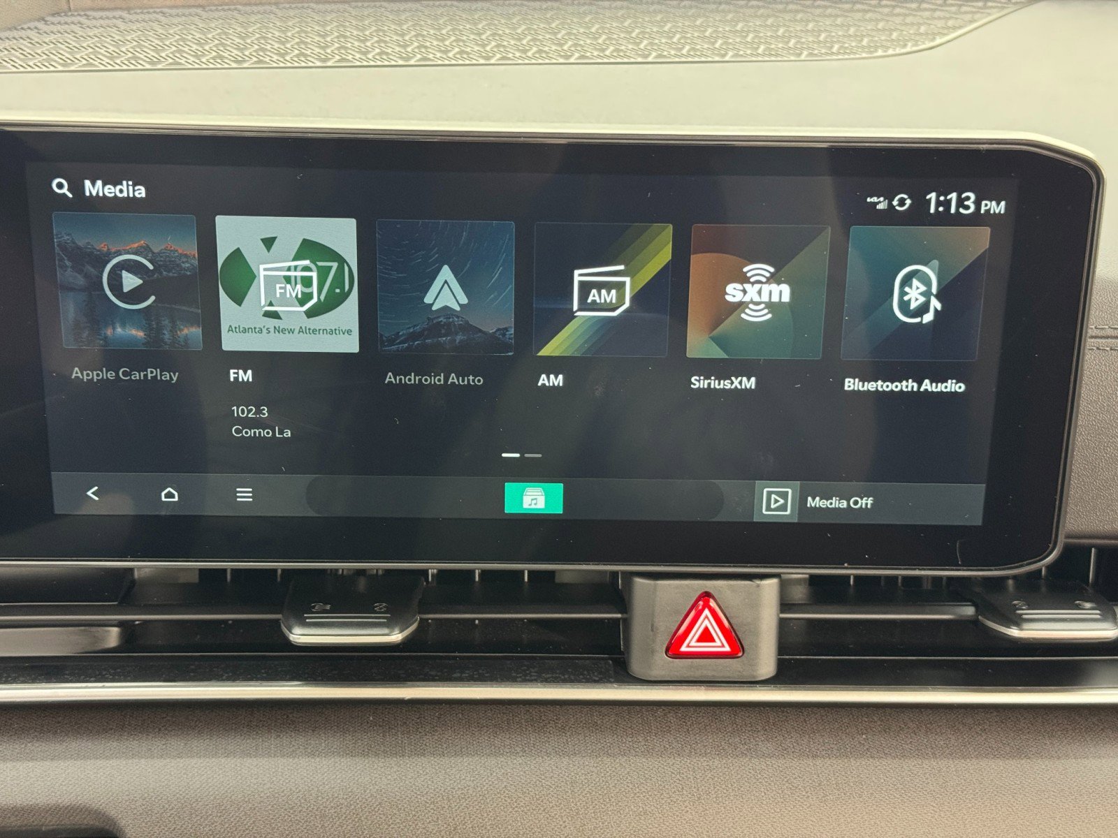 Used 2025 Kia Carnival EX FWD image 29