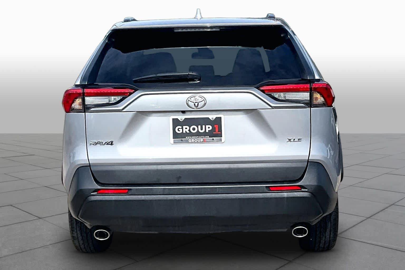 Used 2024 Toyota RAV4 XLE FWD image 5