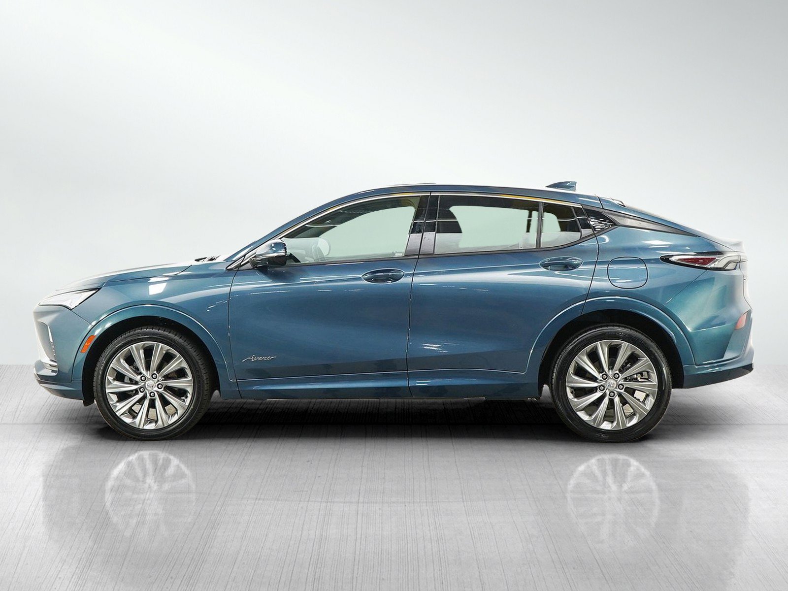 Used 2024 Buick Envista Avenir FWD image 2