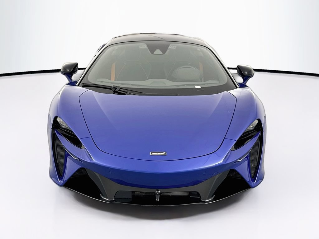 Used 2023 McLaren Artura RWD image 2