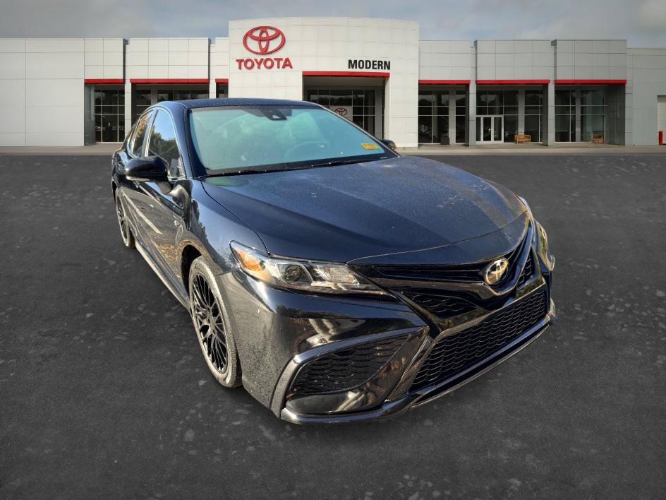 Used 2023 Toyota Camry SE FWD image 3