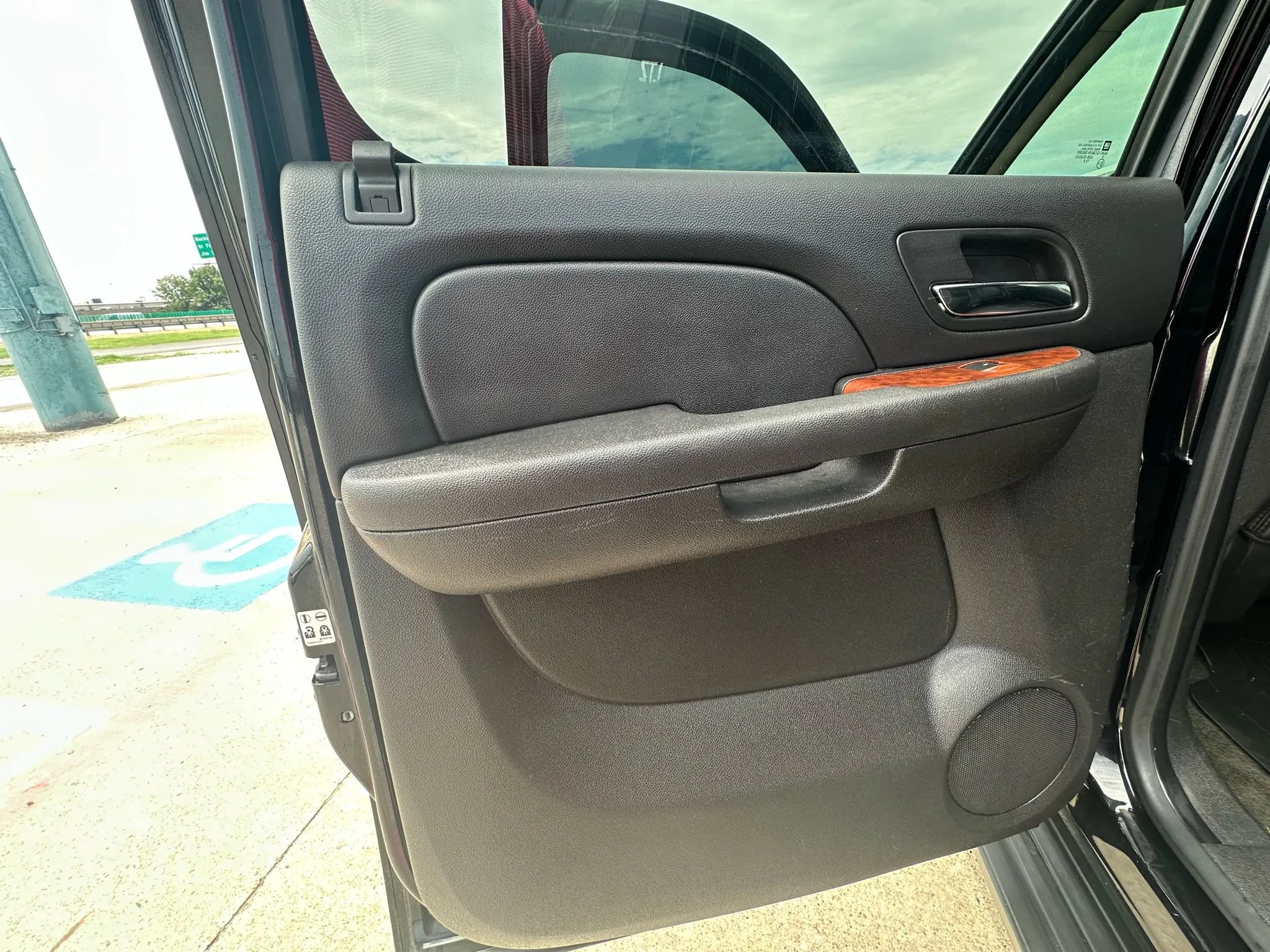 Used 2008 Chevrolet Avalanche LTZ w/ LTZ Preferred Equipment Group AWD/4WD image 28